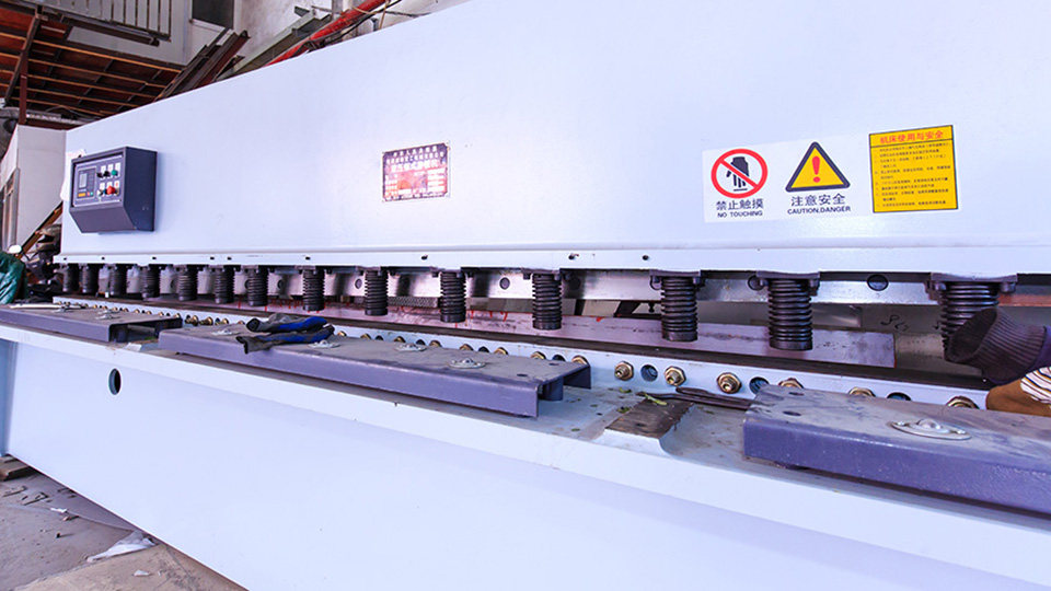 海潤鋼鐵-剪裁設備 海潤鋼鐵-剪裁設備